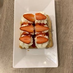 วิปปิ้งสตอเบอรี่