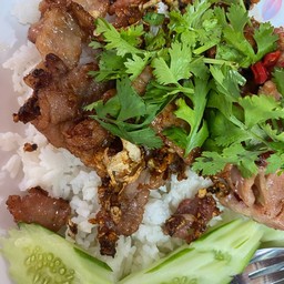 หมูกระเทียม