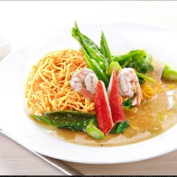 ราดหน้าบะหมี่กรอบ ทะเล