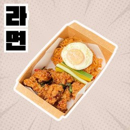 รามยอน กะเพราไก่กรอบ