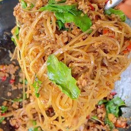 เสั้นเล็กกระเพราหมูสับ