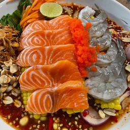 ยำแซลม่อน กุ้ง
