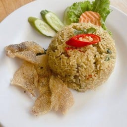 ข้าวผัดปลาสลิด