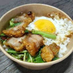 ข้าวกะเพรา 🐱 หมู่บ้านนักกีฬาแหลมทอง