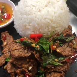กะเพาเนื้อโคขุน