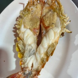 กุ้งผ่าหลังผีเสื้อ 2 ตัว