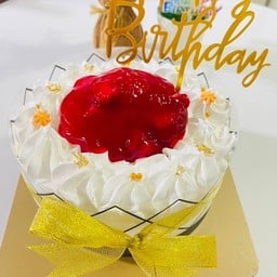 เค้กนมสด 1 รส (สตอเบอรี่) 1 ปอนด์ (แถมฟรีป้ายHBDอันใหญ่)