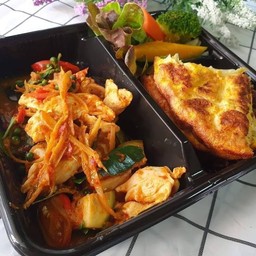 ผัดเผ็ดอกไก่ (ไม่มีไข่)