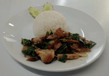 ข้าวกะเพราขาหมูกรอบ ธรรมดา