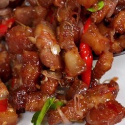 หมูกรอบผัดกะปิ