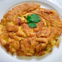 ข้าวไข่เจียวทรงเครื่อง 3 อย่าง