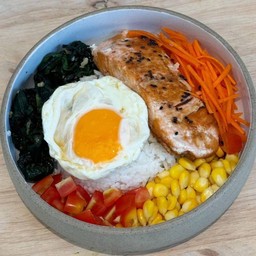 ข้าวราดแซลมอนเทริยากิ+ซีซ่าสลัด