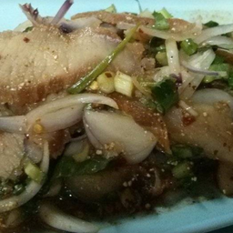 น้ำตกคอหมู