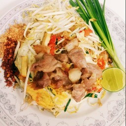 ผัดไทยหมูสามชั้น ฉันอร่อย