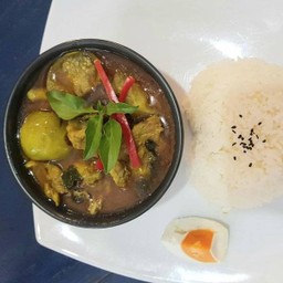 ข้าวแกงเขียวหวานไก่