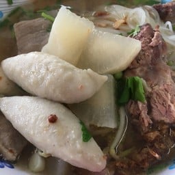 ชุด คู่เตี๋ยวหมูและลูกชิ้นลวกพิเศษ