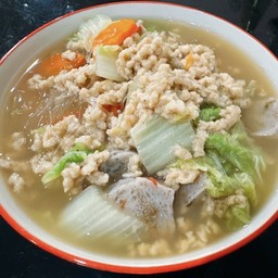 แกงจืดวุ้นเส้นหมูสับลูกชิ้นเห็ดเจ