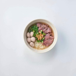 ก๋วยเตี๋ยวลูกชิ้นเนื้อสด