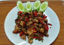 ผัดพริกเกลือขาหมูกรอบ (กับข้าว)