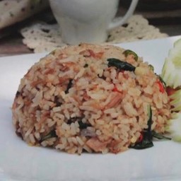 ข้าวผัดทูน่าพริกสด