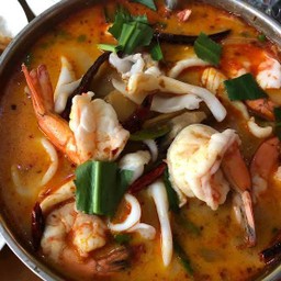 ต้มยำทะเล (กุ้ง+หมึก)