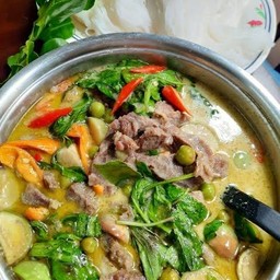 ขนมจีนแกงเขียวหวานเนื้อ