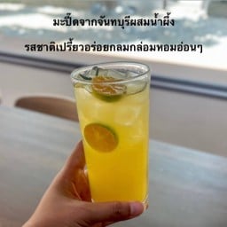 Romeo cafe ห้วยขวาง