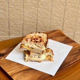 Chicken & Caramelised Onion (461.66kcal)