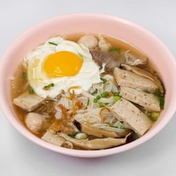 ก๋วยจั๊บญวน ธรรมดา เพิ่มไข่เฉพาะเส้นต้ม