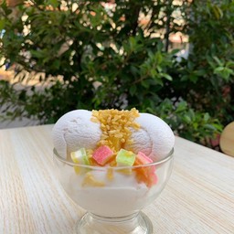 ไอศกรีมกะทิสดถ้วยใหญ่