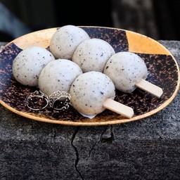 หมั่นโถวเผือกหอมงาดำ (1 ไม้) (Taro&Sesame Mantou)