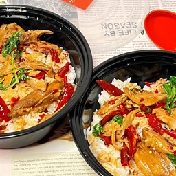 [เซตสุดฮิต] ข้าวกะเพราเนื้อเป็ดพะโล้ สูตรพริกแห้ง + ชาเขียวเย็นสูตรไม่ง้อน้ำแข็ง