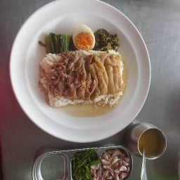 ร้านโรงเตี๊ยม ณ สวนส้ม