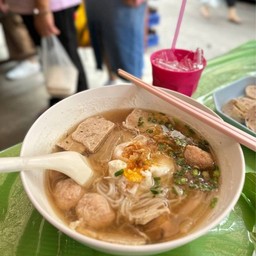 ก๋วยจั๊บญวน ธรรมดา เพิ่มไข่ เส้นต้มพร้อมทาน