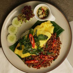 ข้าวกระเพรา +  โค้ก