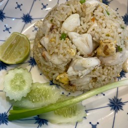 ข้าวผัดพริกเกลือปูก้อน 辣椒鹽蟹肉炒飯