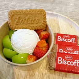 Straw&องุ่นเขียว กรีกโยเกิร์ต Biscoff ฟรี น้ำผึ้ง