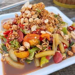 ตำมะกะโรนี มาม่า