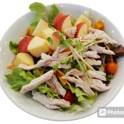 สลัดไก่และแอปเปิ้ล