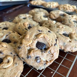 Cashew nuts chocolate Cookies เม็ดมะม่วงช็อคโกแลต