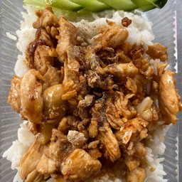 พี่หนึ่งข้าวขาหมู หมูแดง หมูกรอบ รสเด็ด