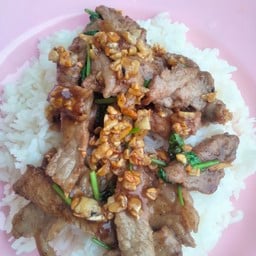 ข้าว+เนื้อกระเทียมพริกไทย