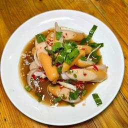 ยำไส้กรอก
