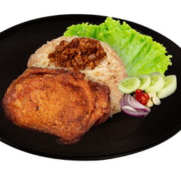 BX43 ข้าวผัดกระเทียมไก่ทอดน้ำปลา