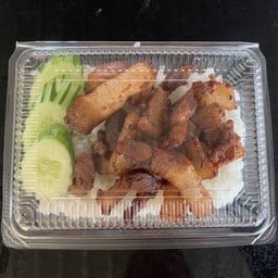 สามชั้นคั่วเค็มราดข้าว