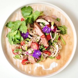 ยำเนื้อริบอายแซ่บ