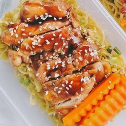 [อร่อยซ่ากับโค้ก] บะหมี่ไก่เทอริยากิ +  โค้ก ออริจินัล (กระป๋อง)