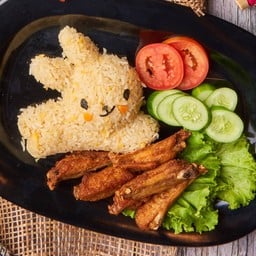 ข้าวผัดไก่ทอด