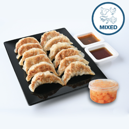 [LM] เกี๊ยวซ่ารวมไส้ 12 ชิ้น แถมไชเท้าดอง 1 กระปุก