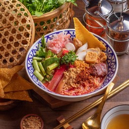 A10. เตี๋ยวน้ำโฟต้มยำ